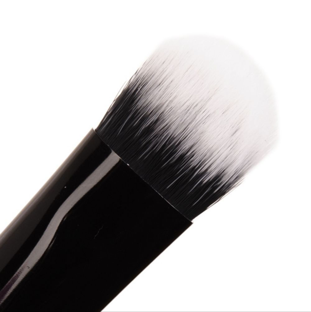 New Marc Jacobs 14 The Conceal Full Cover Correcting Brush - Picture 2 of 4